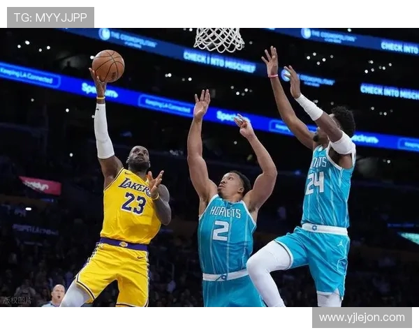 勇士与雷霆激战正酣 谁将主宰西部季后赛席位争夺战